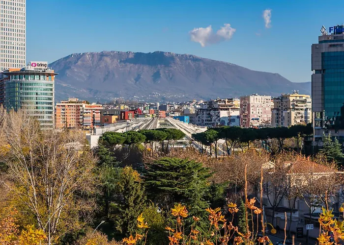 アパート Cityview Comfort By Pikhost ティラナ